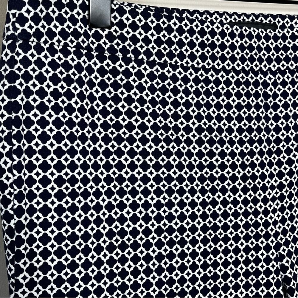 TALBOTS Chatham Ankle Pants Navy White Geo Print Size 10 Petite Preppy - Picture 4 of 8